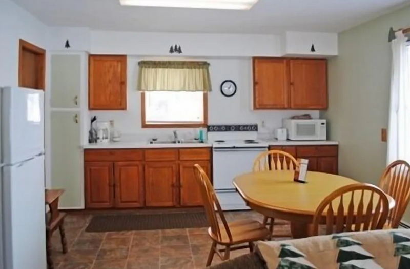 Superior Motel & Suites (Star-Lite Motel, Star Lite Motel) - Web Listing (newer photo)